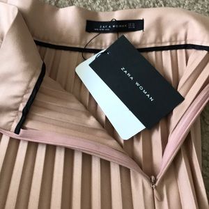 NWT Zara Woman XS pleated midi skirt, soft pink